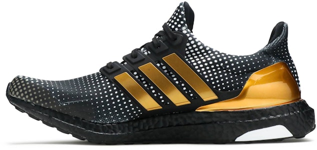 패트릭 마홈스 x 아디다스 울트라부스트 DNA '블랙 골드' H02868 Lookbook 패트릭 마홈스 x 아디다스 울트라부스트 DNA '블랙 골드' H02868