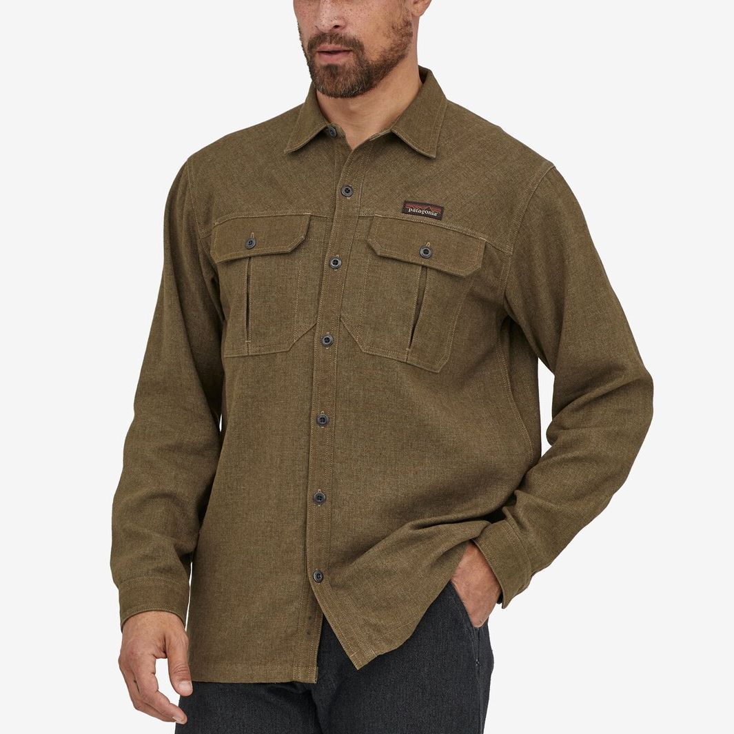 Shop Camisa Patagonia de Manga Larga con Bolsillos Múltiples y Diseño Abotonado. 53320