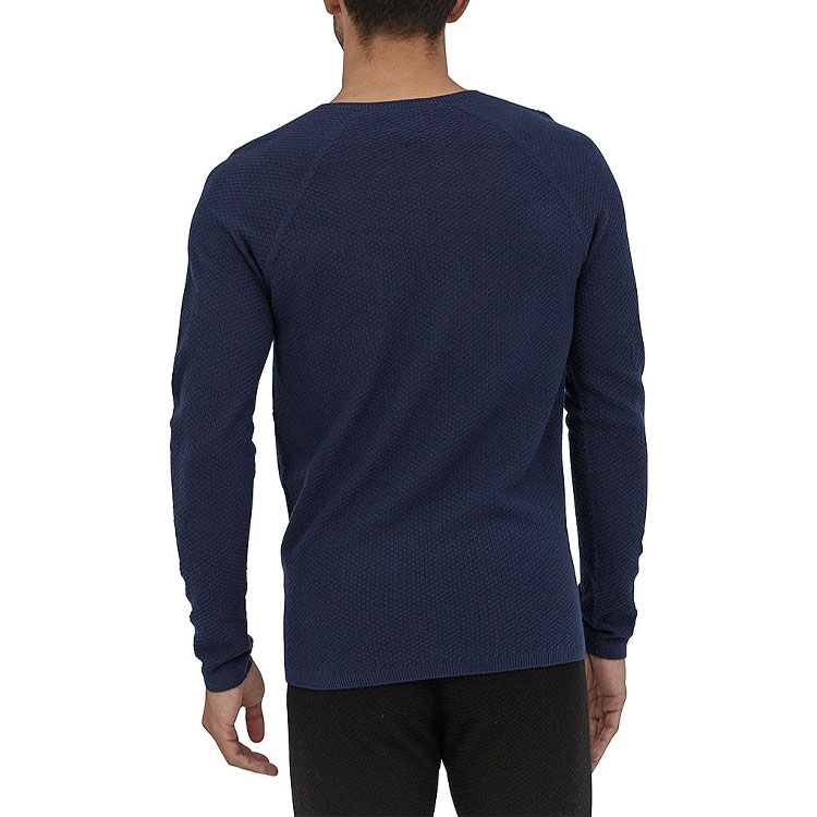 Shop Camiseta de Manga Larga Cuello Redondo Patagonia Performance. 36515