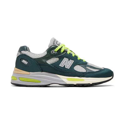Patta NB 991v2 Made in England 'Sea Moss'