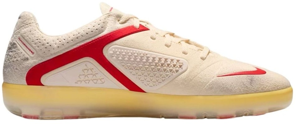 PEACEMINUSONE x Nike Cryoshot CTR360 Maestri II ''Merah Universiti Semula Jadi'' HQ1460-100 Lookbook PEACEMINUSONE x Nike Cryoshot CTR360 Maestri II ''Merah Universiti Semula Jadi'' HQ1460-100