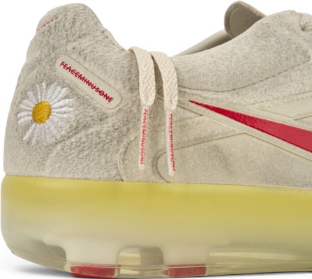 PEACEMINUSONE x Nike Cryoshot CTR360 Maestri II 'Natural University Red' HQ1460-100 1