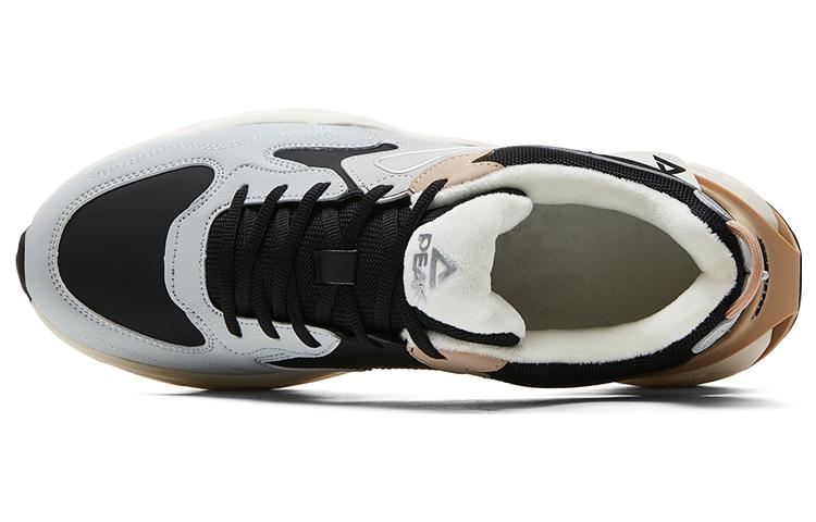 Lookbook 피크대드 스니커즈 로우 '그레이 컴포트' (Peak Dad Sneaker Low 'Grey Comfort') DM340447