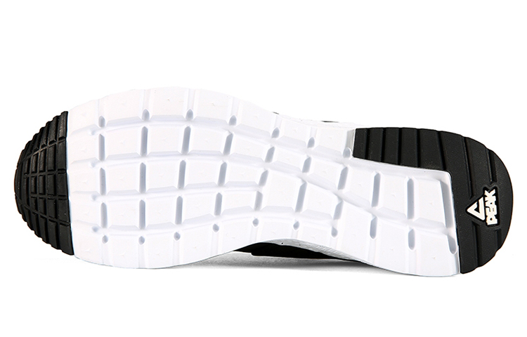 Shop Peak Slip-On Retro 'Hitam' DE830291