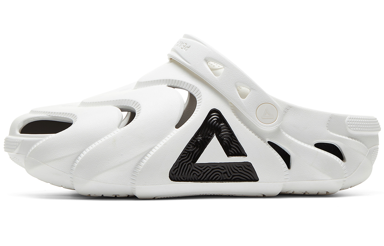 Peak Taichi Kunpeng Slip-On Shoes Beige/Black Casual Comfort Slip-Ons. ET42811L Off-White and Black.
