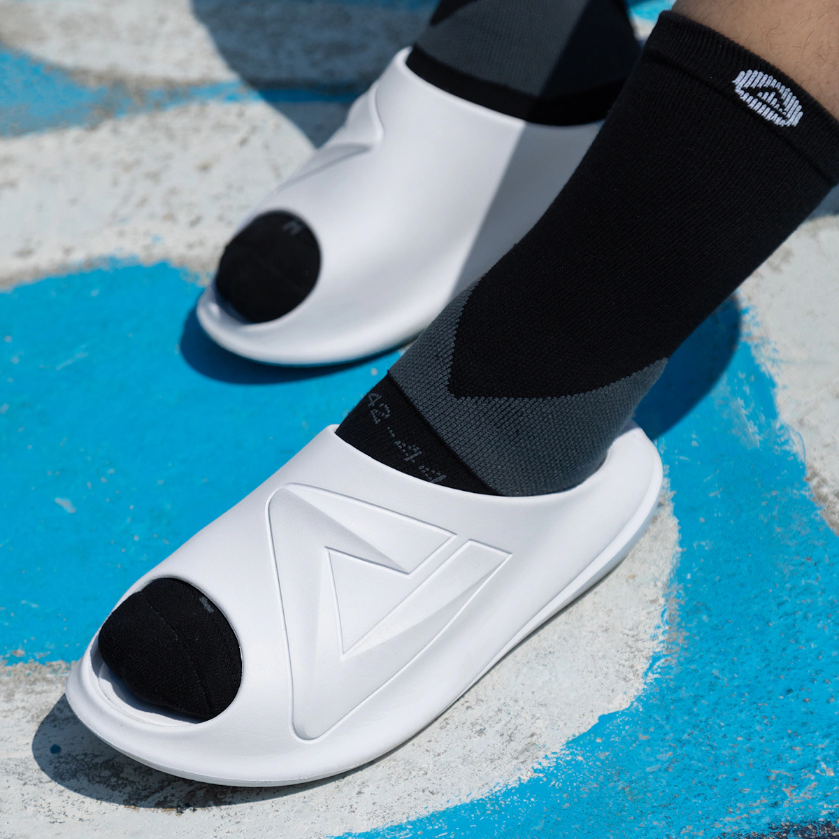 Peak TaiJi Slide 'Xiaopang Da Bai'