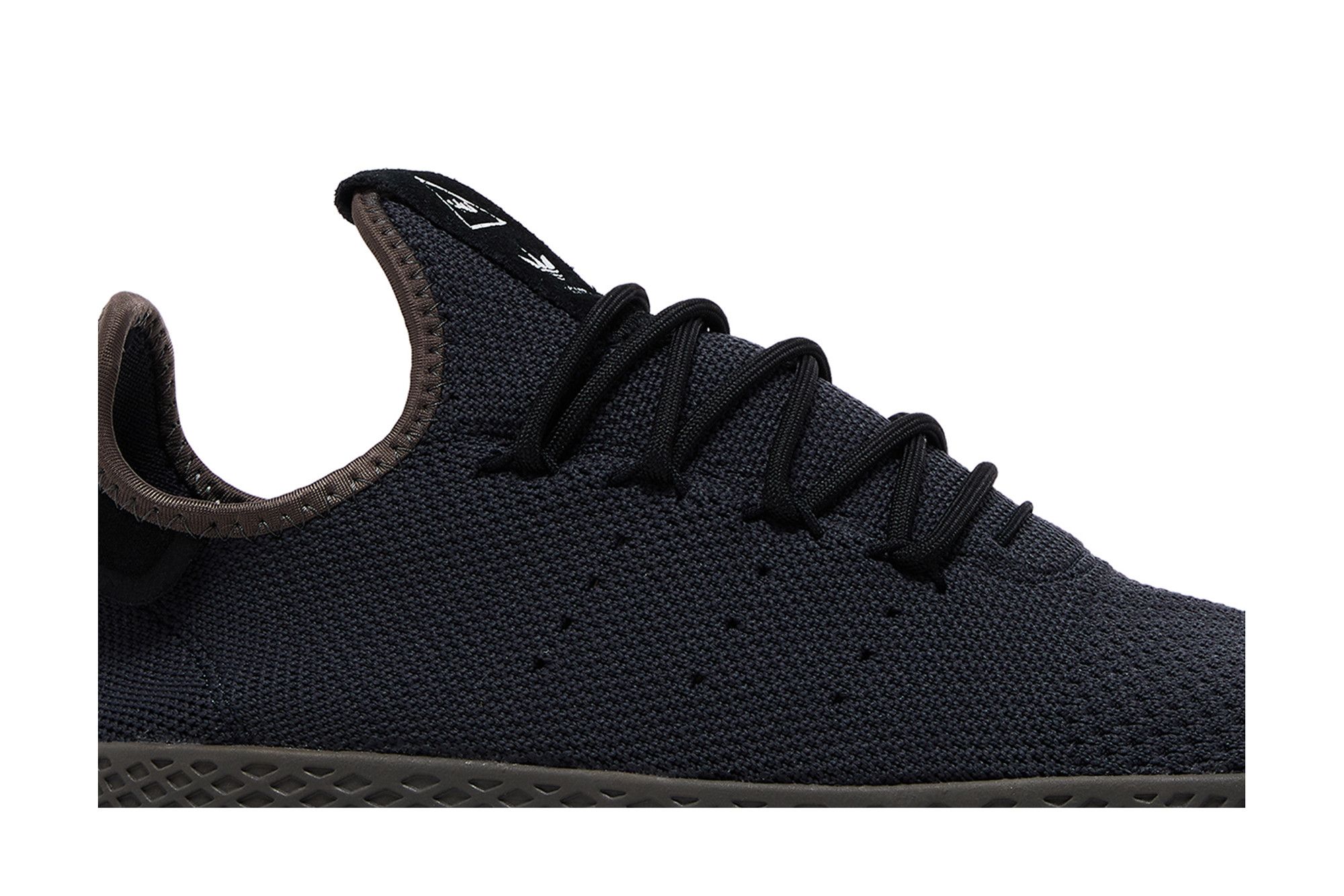 Order ファレル×アディダス Tennis Hu "Cinder Black" GZ9533