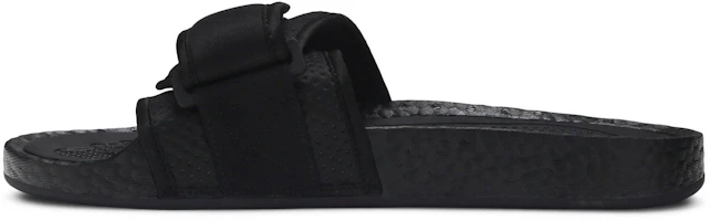 Lookbook 菲董 x 阿迪达斯 Boost 拖鞋 '全黑' FX8056