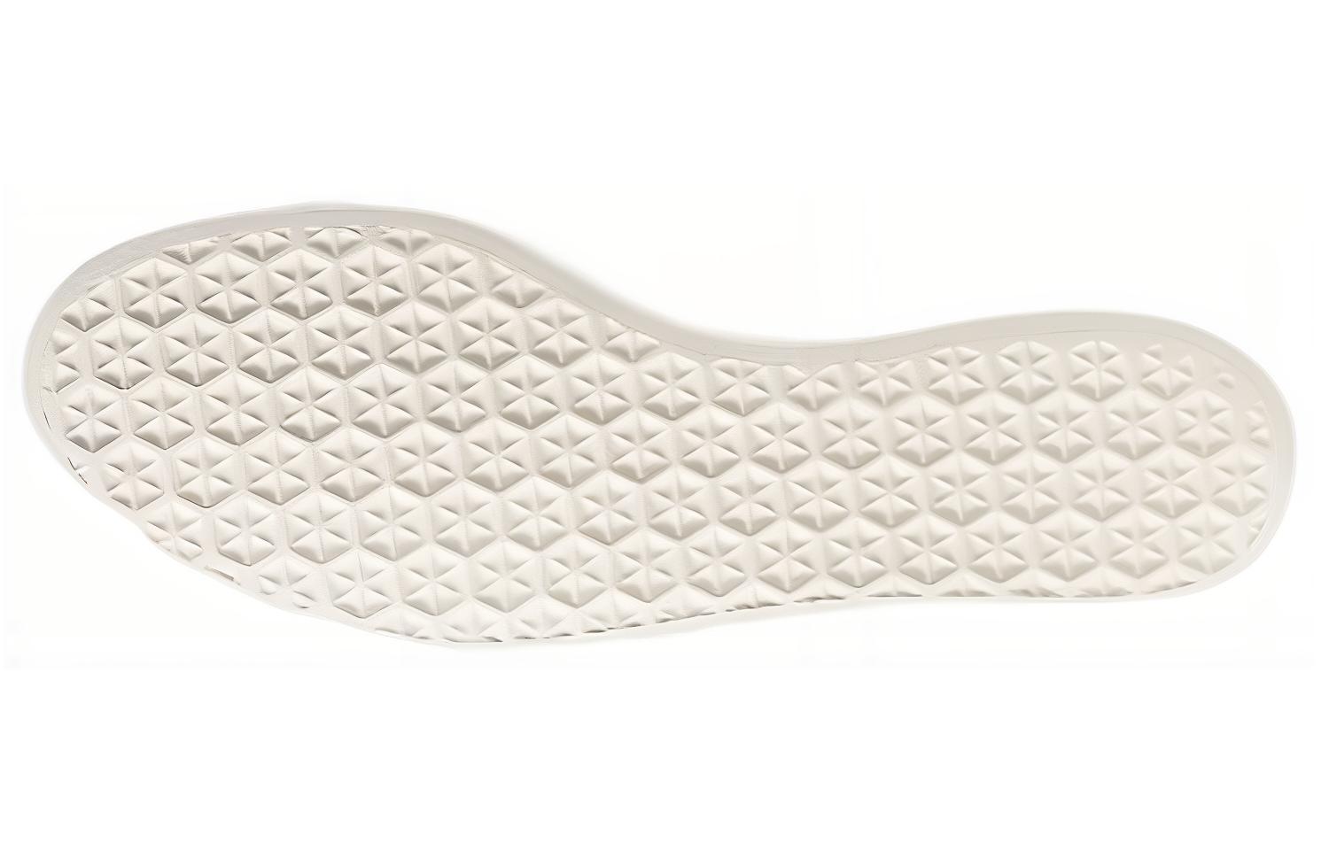 Shop 菲董 x 阿迪达斯 粉色海滩松紧系带鞋 AQ4918