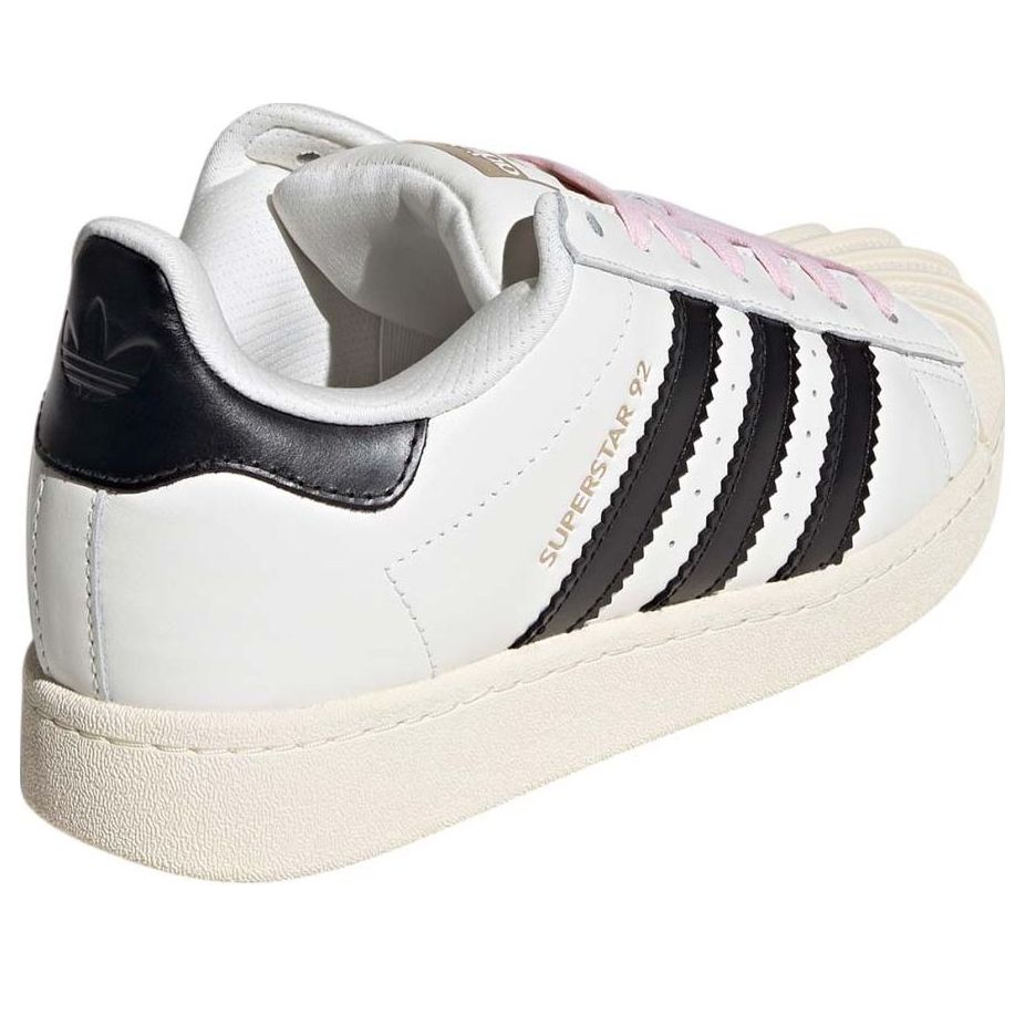 Shop ファレル×アディダス スーパースター 92 'バージニア - ホワイト' JI4268