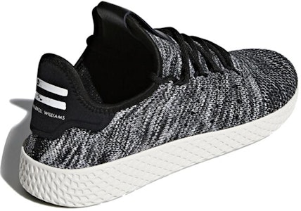 菲瑞爾 x 愛迪達 Tennis Hu Primeknit 'Oreo' CQ2630 Lookbook 菲瑞爾 x 愛迪達 Tennis Hu Primeknit 'Oreo' CQ2630