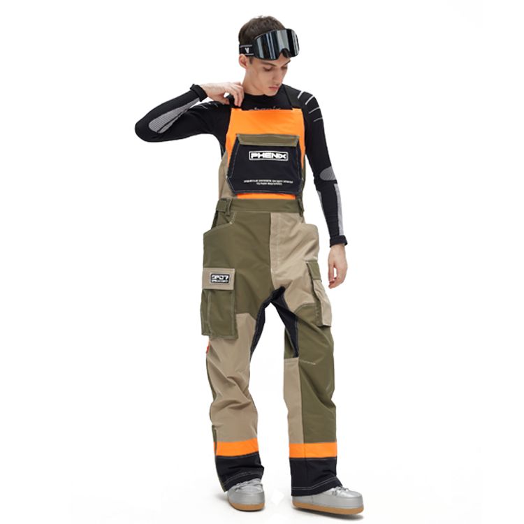 Shop Phenix SP27 系列拼接配色字母貼布加厚滑雪連身服（男女適用）。 PCFU2OB24