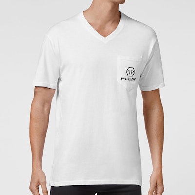 필립 플레인 브이넥 로고 그래픽 프린트 반팔 티셔츠. PAAC-MTK5510-PJO002N-01 Sizing 필립 플레인 브이넥 로고 그래픽 프린트 반팔 티셔츠. PAAC-MTK5510-PJO002N-01