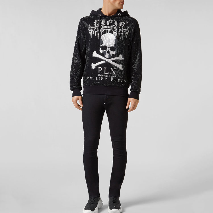 Shop PHILIPP PLEIN 黑色骷髅水钻连帽衫休闲卫衣 P19C-MJB1232-PJO002N-02