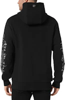 Shop PHILIPP PLEIN FW22 黑色連帽衫帶標誌印花與圖案設計. FABCMJB2725PJY002N0202