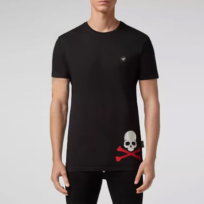 PHILIPP PLEIN FW22 Kaos Hitam Skull Print Patch. P20C-MTK4458-PJO002N-02 Shop PHILIPP PLEIN FW22 Kaos Hitam Skull Print Patch. P20C-MTK4458-PJO002N-02