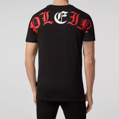 PHILIPP PLEIN FW22 Kaos Hitam Skull Print Patch. P20C-MTK4458-PJO002N-02 Purchase PHILIPP PLEIN FW22 Kaos Hitam Skull Print Patch. P20C-MTK4458-PJO002N-02