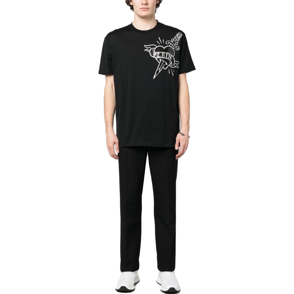 Lookbook PHILIPP PLEIN SS23 Camiseta Negra Cuello Redondo con Estampado de Corazón. PACC-MTK6282-PJY002N-02
