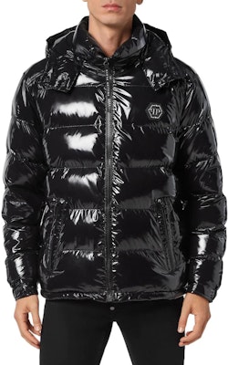 PHILIPP PLEIN SS23 黑色亮面拉鍊連帽外套。 LABCMRB1944PNY002N-02 Lookbook PHILIPP PLEIN SS23 黑色亮面拉鍊連帽外套。 LABCMRB1944PNY002N-02