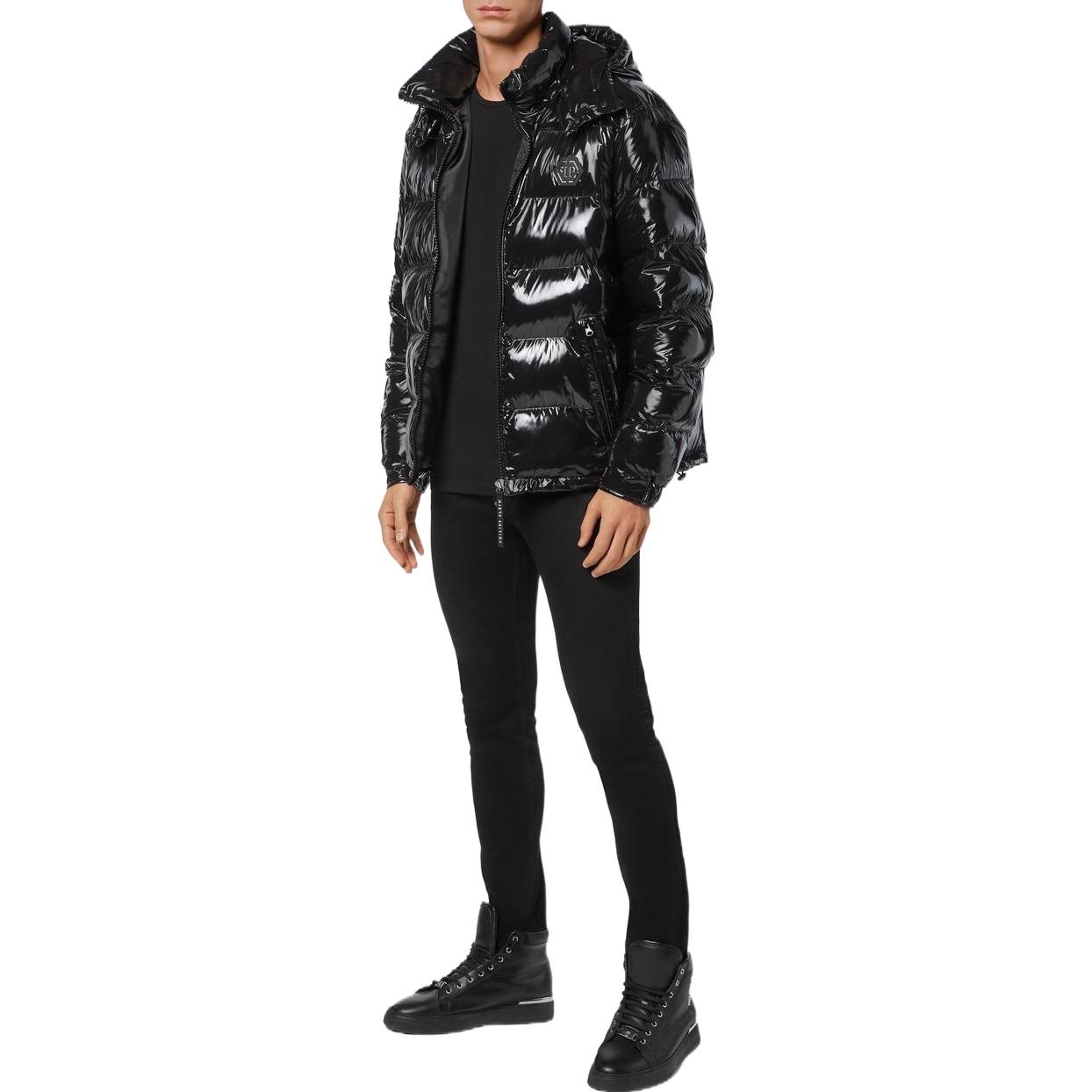 Purchase PHILIPP PLEIN SS23 黑色亮面拉鍊連帽外套。 LABCMRB1944PNY002N-02