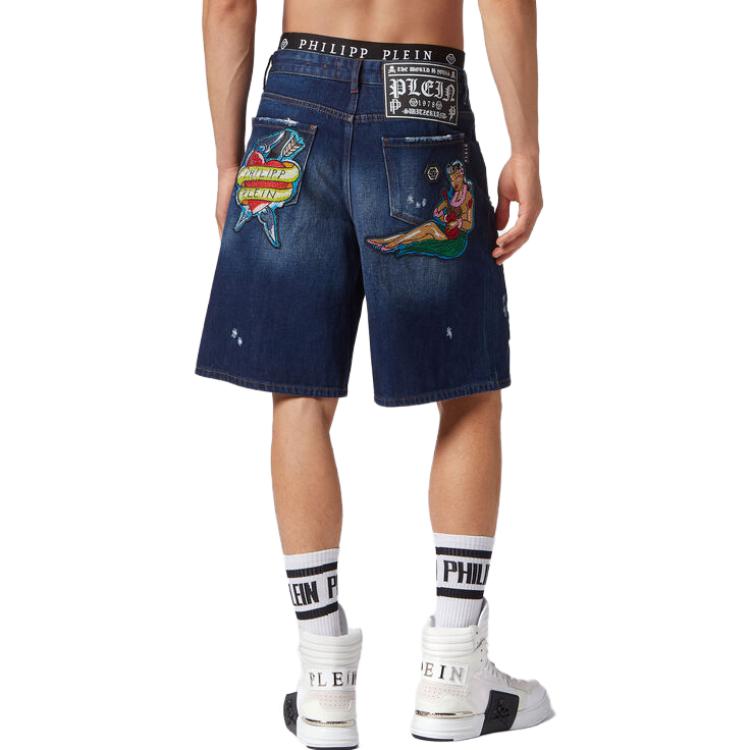 Shop PHILIPP PLEIN SS23 Celana Pendek Denim Kasual Biru Patch Kartun. SACC-MDT3418-PDE004N-09GD
