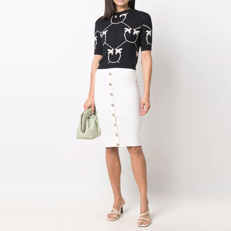 Lookbook PINKO SS22 白色纯色针织裙带标志与纽扣装饰. 1G1704Y7Z2-Z15