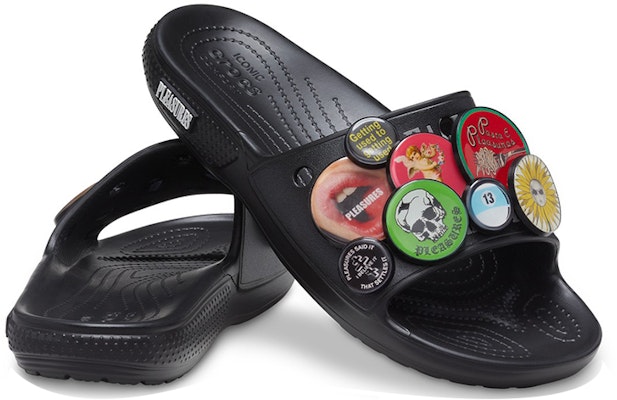 Pleasures x Crocs 經典拖鞋 207690-001 Shop Pleasures x Crocs 經典拖鞋 207690-001