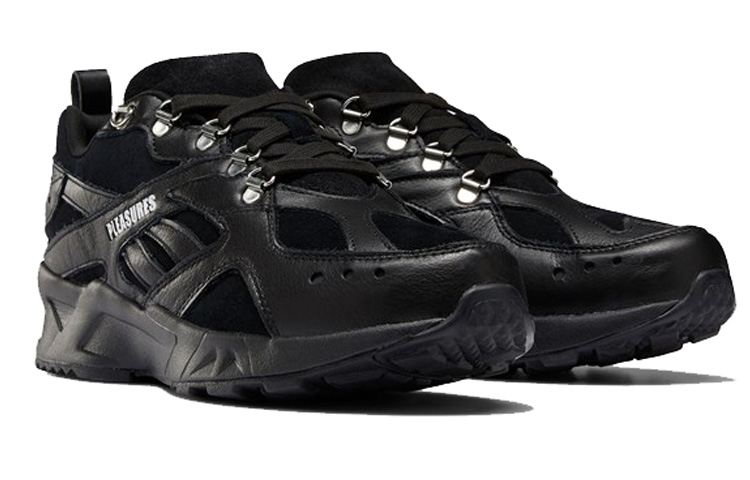 Lookbook Pleasures x Reebok Aztrek 黑色 DV9922