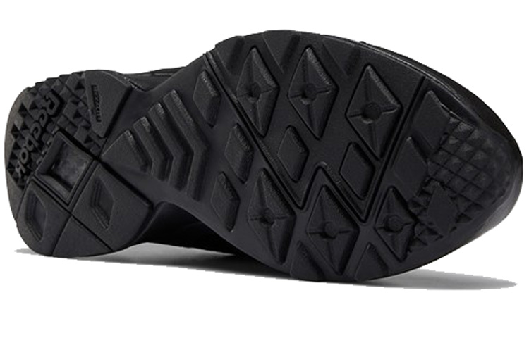 Shop Pleasures x Reebok Aztrek 黑色 DV9922