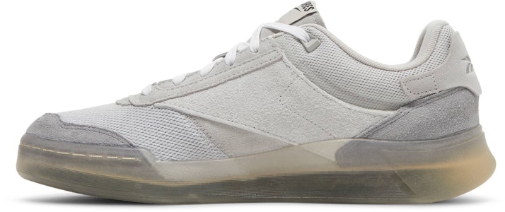 Pleasures x Reebok Club C Legacy zapatillas. GW2639 Lookbook Pleasures x Reebok Club C Legacy zapatillas. GW2639