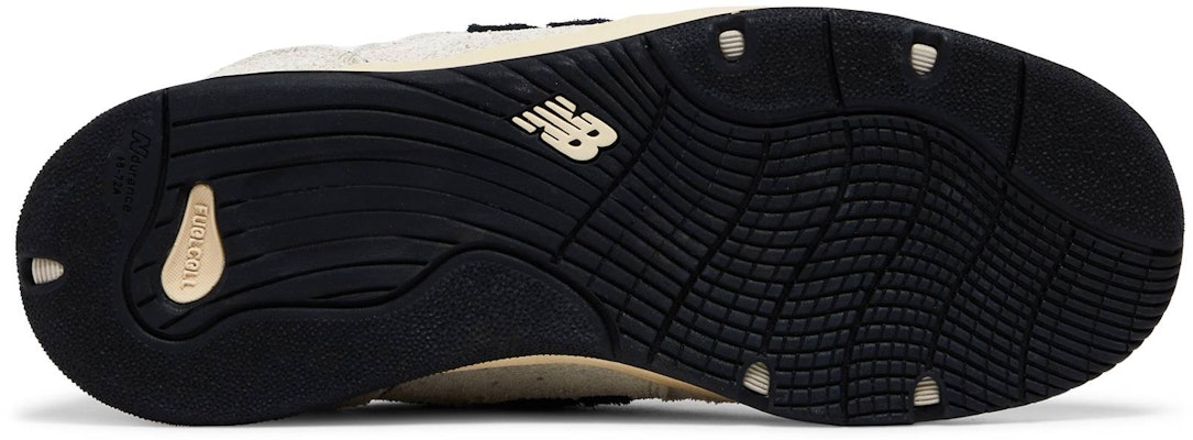 Poets x New Balance Tiago Lemos 1010 'Putih' Sneakers NM1010PO Shop Poets x New Balance Tiago Lemos 1010 'Putih' Sneakers NM1010PO