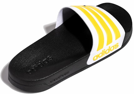 阿迪达斯宝可梦x Neo Adilette 防水拖鞋 男女款 黄色 EG2210 Lookbook 阿迪达斯宝可梦x Neo Adilette 防水拖鞋 男女款 黄色 EG2210