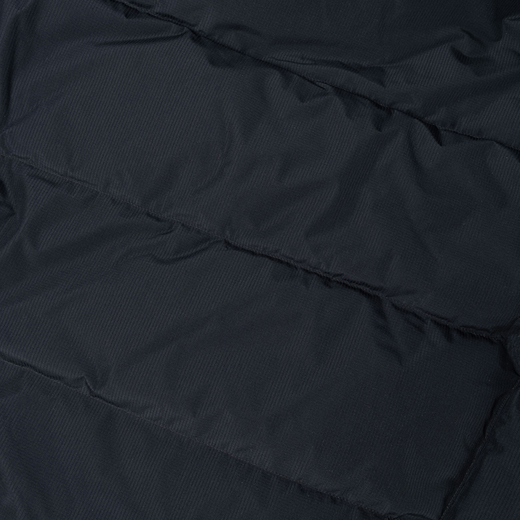 Shop Polo Ralph Lauren 黑色連帽羽絨外套 帶Rider圖案 710716127-001