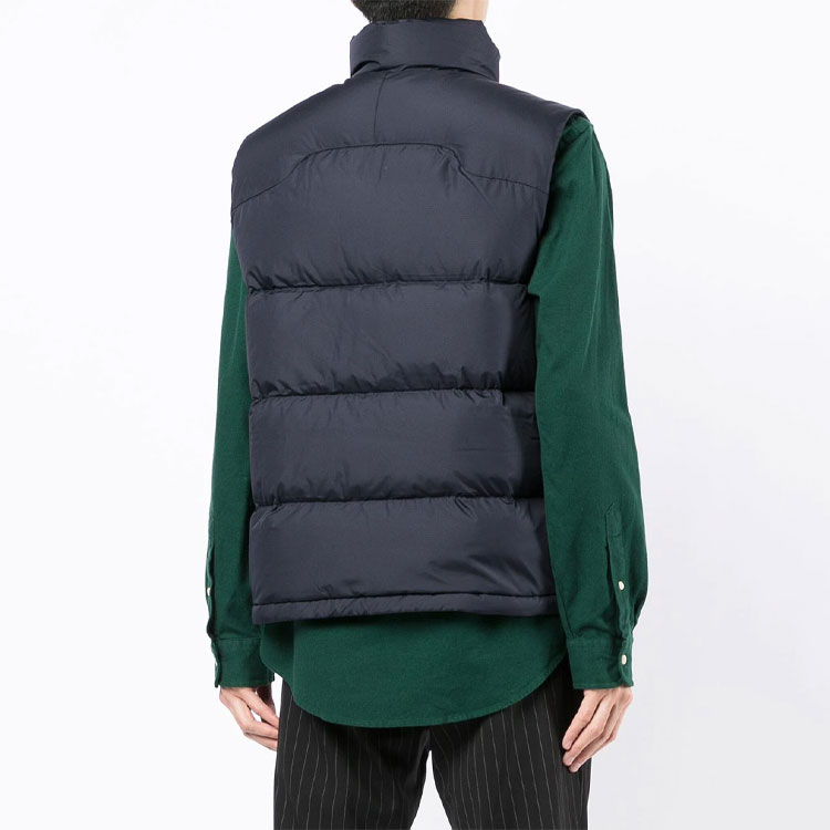 Shop Polo Ralph Lauren 海軍藍羽絨背心，搭配純色標誌刺繡款式。 710825872-002