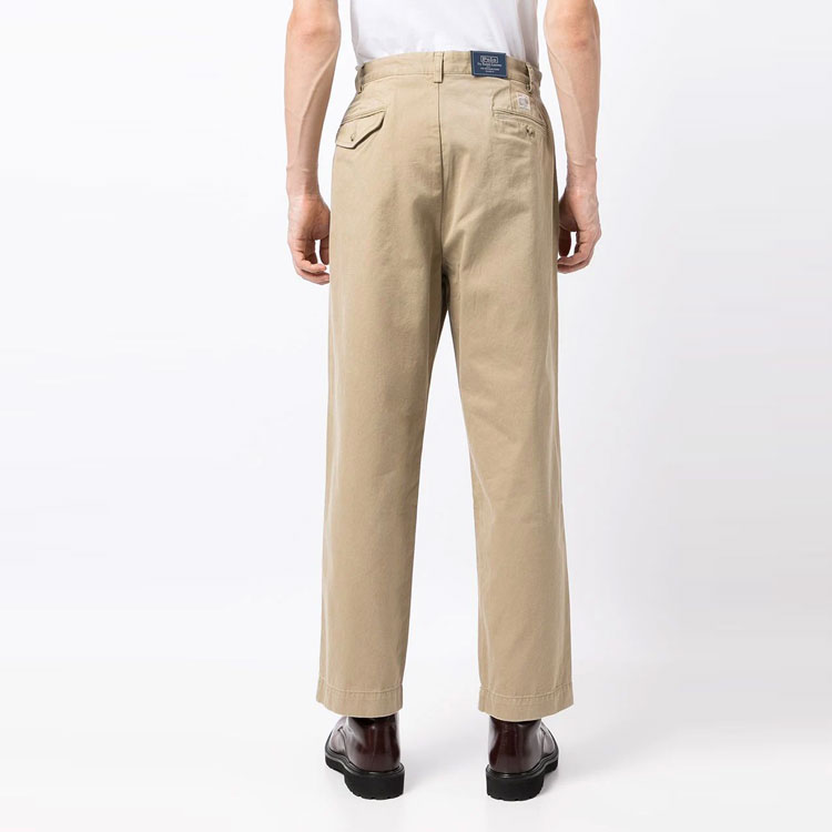 Shop Polo Ralph Lauren FW21 卡其色休閒褲附百褶背面翻蓋口袋。 710850209-003