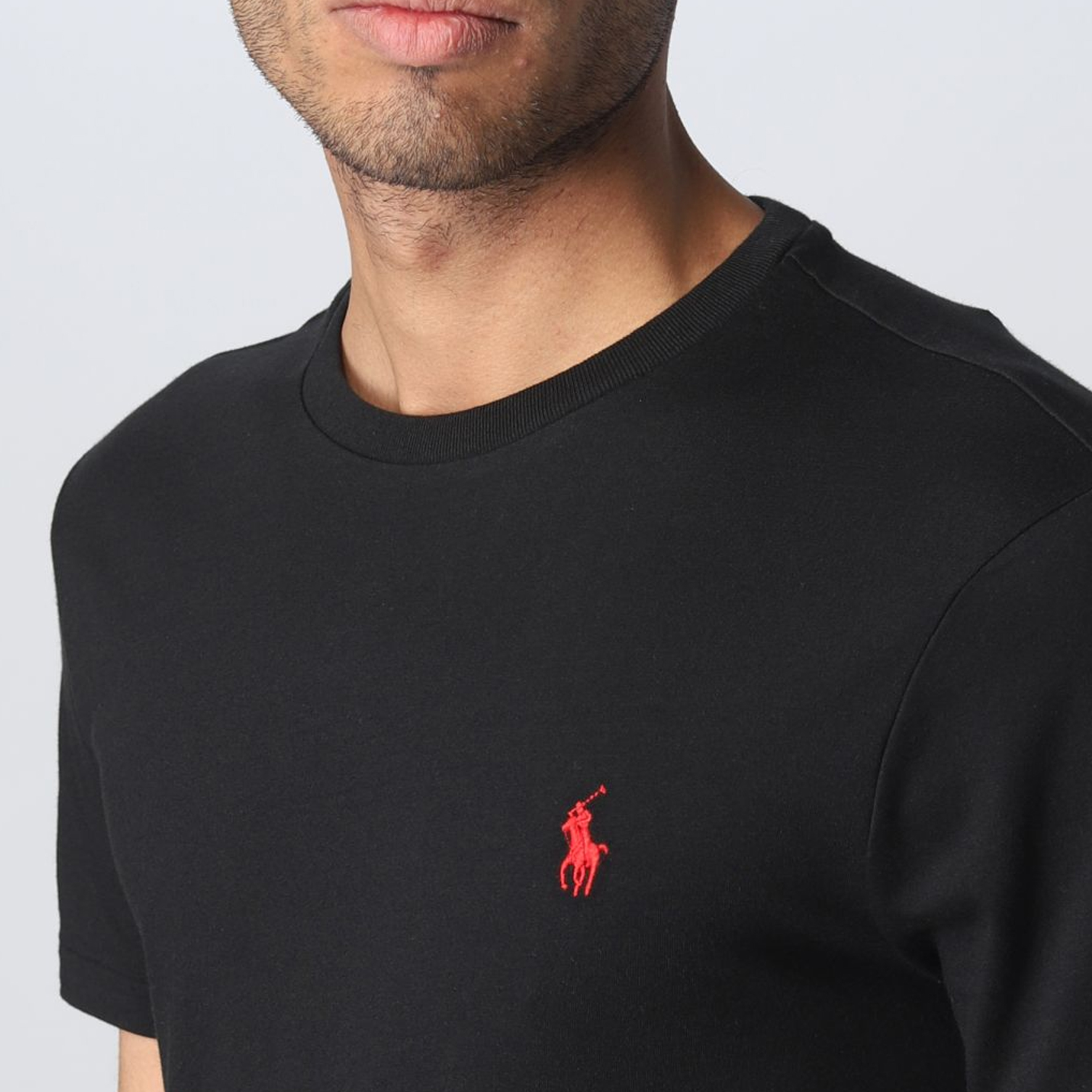 Sizing Polo Ralph Lauren FW21 刺繡標誌黑色短袖T恤男裝。 710680785-001