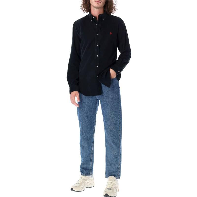 Lookbook Polo Ralph Lauren FW22 Camisa Negra de Manga Larga con Logo Sólido. 710853123V-003