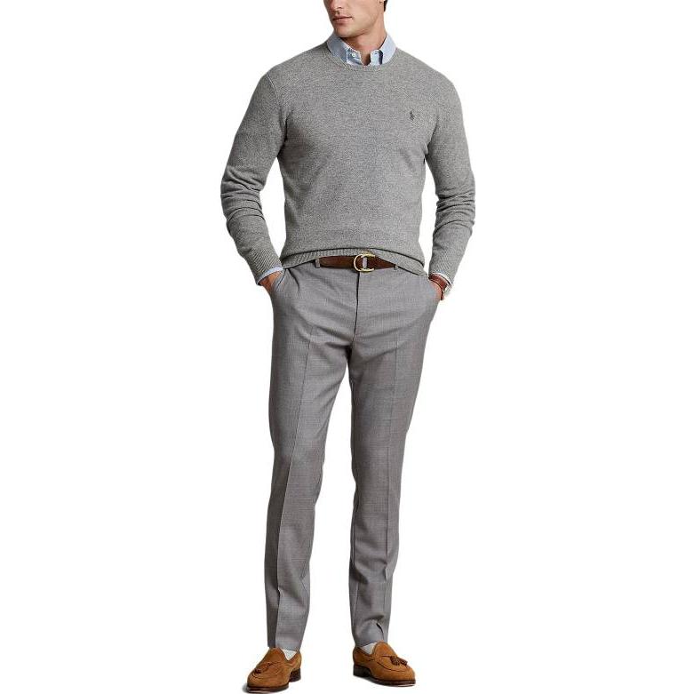 Lookbook Polo Ralph Lauren FW22 Gray Crewneck Sweater with Logo Embroidery for Men. 710876714-007