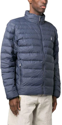 Polo Ralph Lauren FW22 Jaket Pria Logo Biru Berkerah Resleting Stand. 710810897-029 Purchase Polo Ralph Lauren FW22 Jaket Pria Logo Biru Berkerah Resleting Stand. 710810897-029