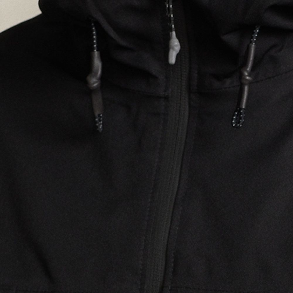 Sizing Polo Ralph Lauren FW23 黑色防水連帽外套 刺繡標誌款式。 MNPOOTW16021193-001