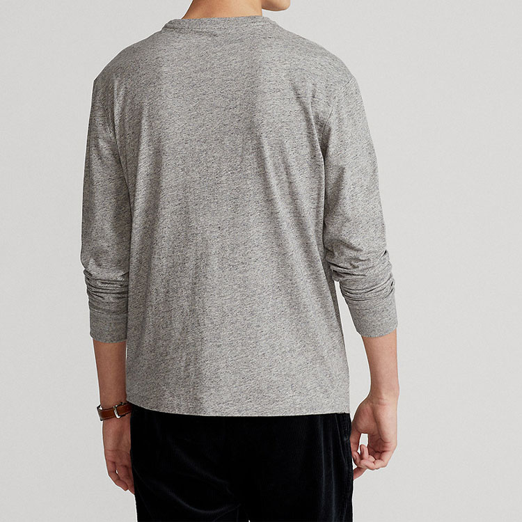 Shop Polo Ralph Lauren FW23 灰色長袖圓領T恤刺繡小馬標誌上衣。 710938691-001