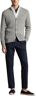 폴로 랄프로렌 FW24 회색 브이넥 가디건 포니 로고 자수. MNPOSWE16821739-020 Lookbook 폴로 랄프로렌 FW24 회색 브이넥 가디건 포니 로고 자수. MNPOSWE16821739-020