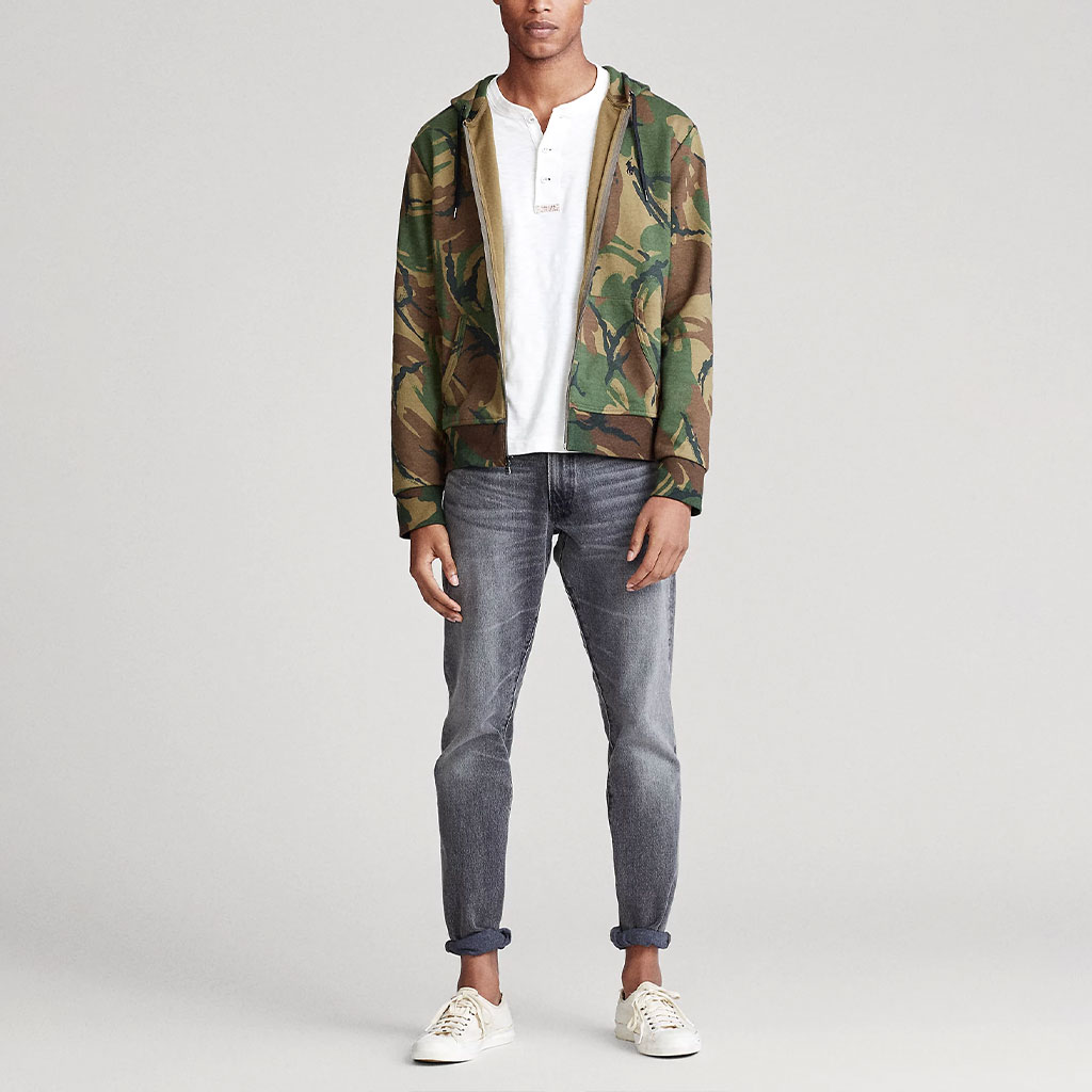 Shop Polo Ralph Lauren 绿色迷彩刺绣马标连帽全拉链卫衣 MNPOKNI16820408-999