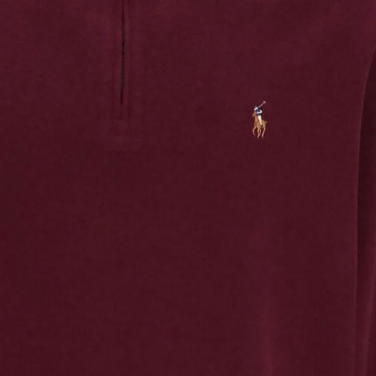 Lookbook 폴로 랄프 로렌 로고 자수 하프집 맨투맨 스웨트셔츠 버건디 남성용. 710877001-010