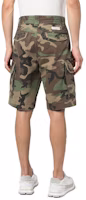 Shop Polo Ralph Lauren SS23 綠色迷彩印花工裝短褲 後Logo標章 710748127-001