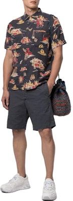 Polo Ralph Lauren SS23 深灰色中腰宽松百慕大短裤休闲款式。 782784222-001 Lookbook Polo Ralph Lauren SS23 深灰色中腰宽松百慕大短裤休闲款式。 782784222-001