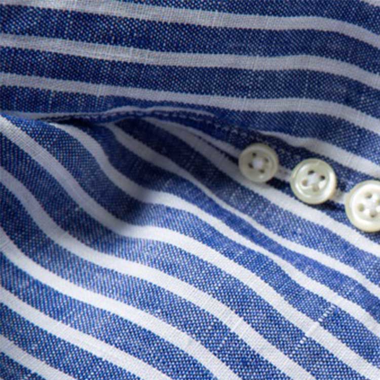 Shop Polo Ralph Lauren 男士蓝色刺绣条纹徽标长袖休闲衬衫 SS24款式。 710634467-001