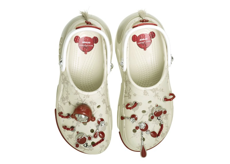 Lookbook Pop Mart x Crocs 氣泡厚底骷髏熊拖鞋 白紅配色 211111-1F8