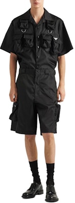 普拉达黑色休闲短裤带侧拉链口袋 SPH393-1WQ8-F0002-S-OOO Lookbook 普拉达黑色休闲短裤带侧拉链口袋 SPH393-1WQ8-F0002-S-OOO