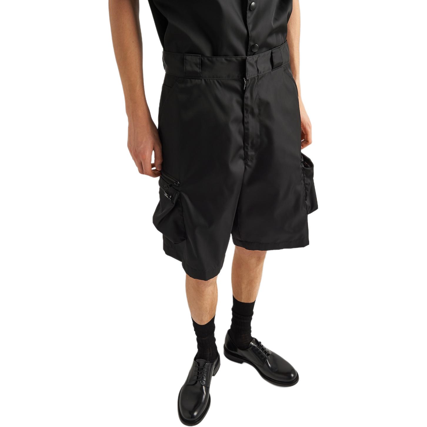 Purchase 普拉达黑色休闲短裤带侧拉链口袋 SPH393-1WQ8-F0002-S-OOO